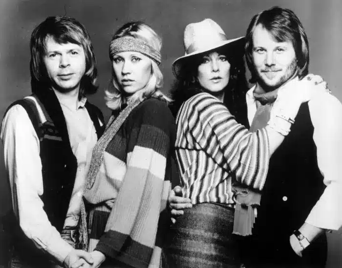 Descubra a história e sucessos do ABBA